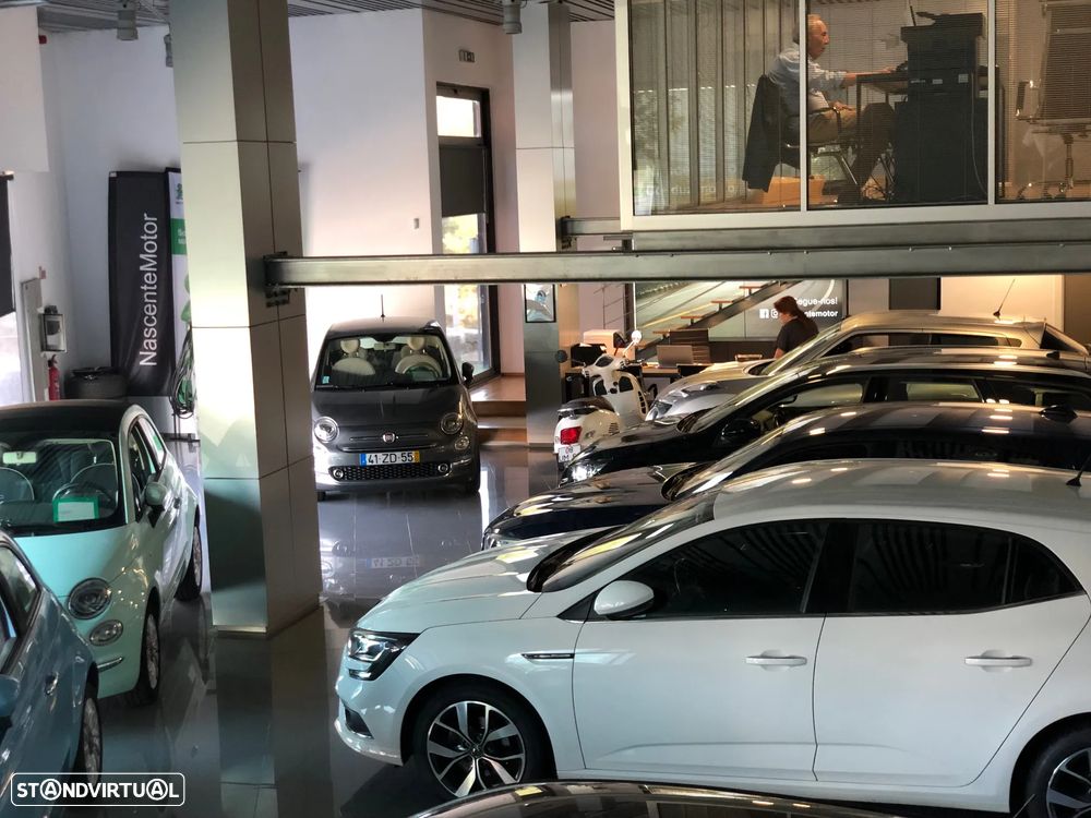 Peugeot 2008 1.2 PureTech Allure EAT8 - 16