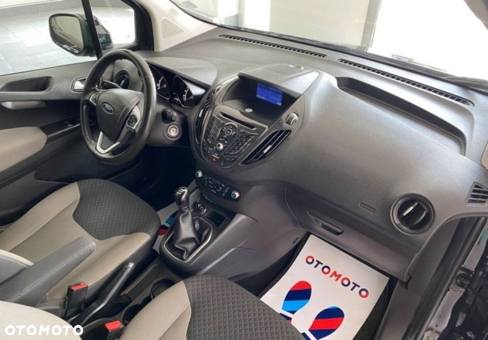 Ford E-Tourneo Courier - 14