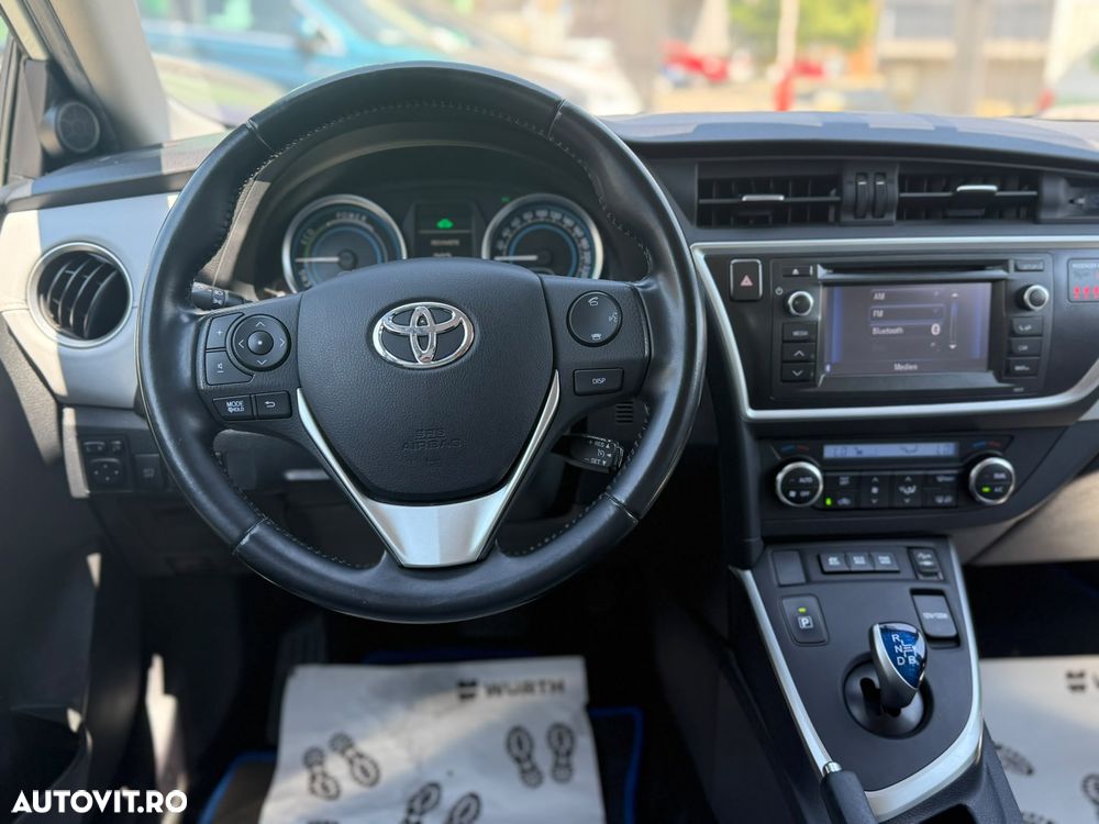 Toyota Auris - 16