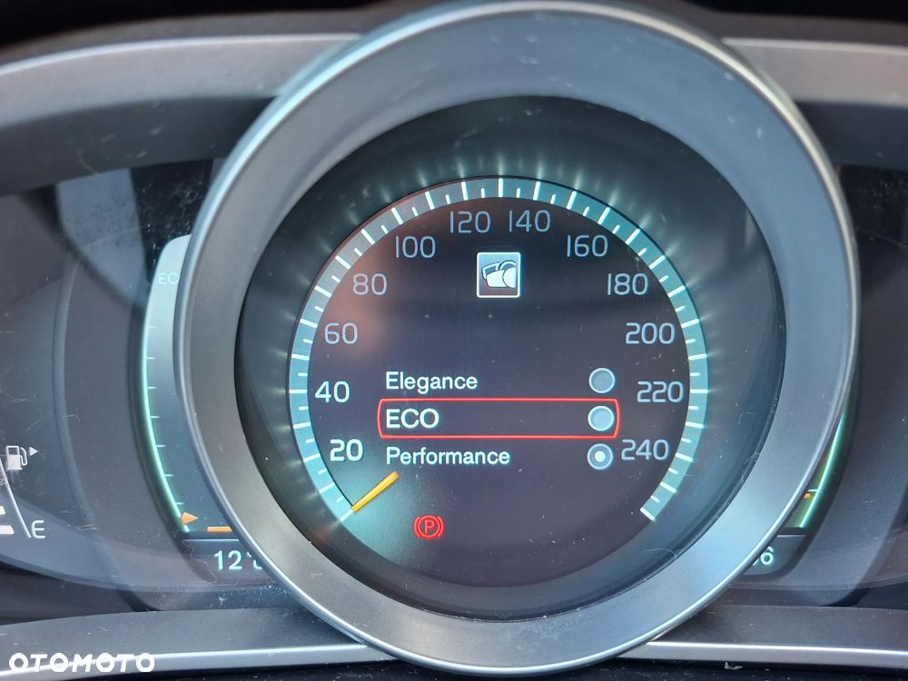 Volvo V40 D2 Momentum - 20