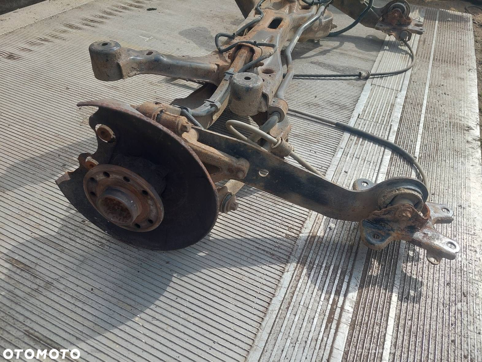 KOMPLETNE ZAWIESZENIE BELKA SANKI TYŁ OPEL VECTRA C KOMBI - 3