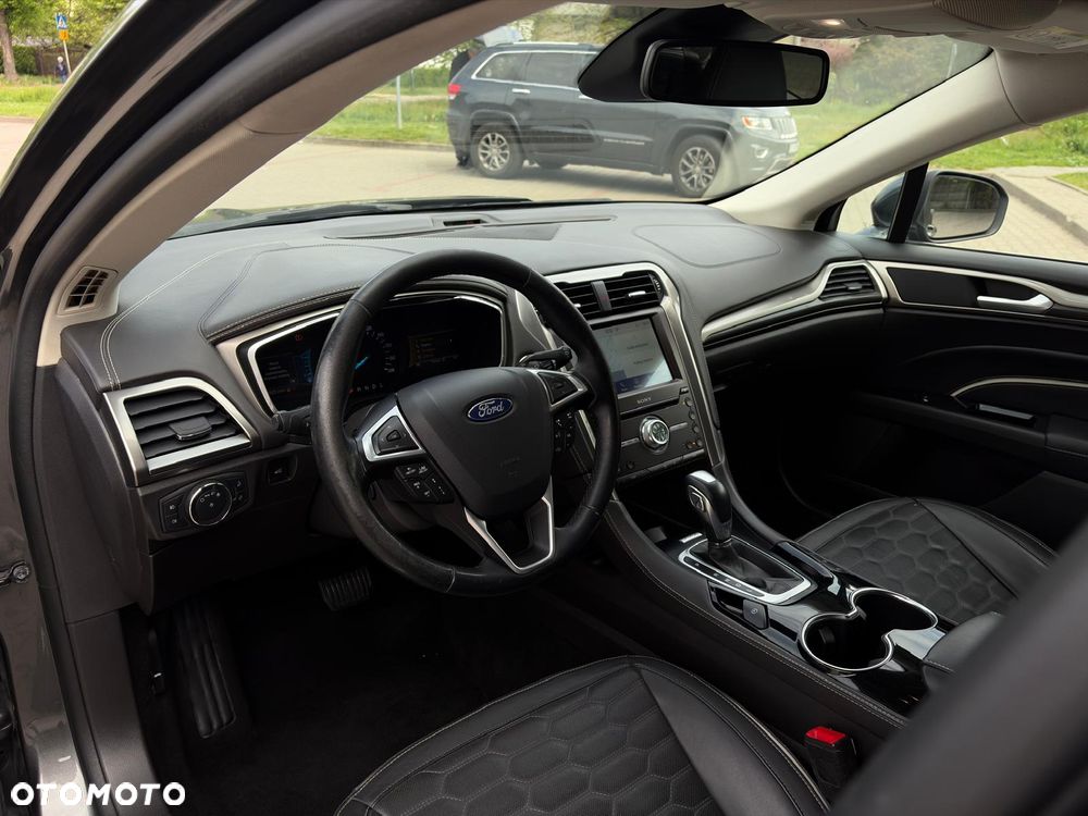 Ford Mondeo SW 2.0 Hybrid Vignale - 12