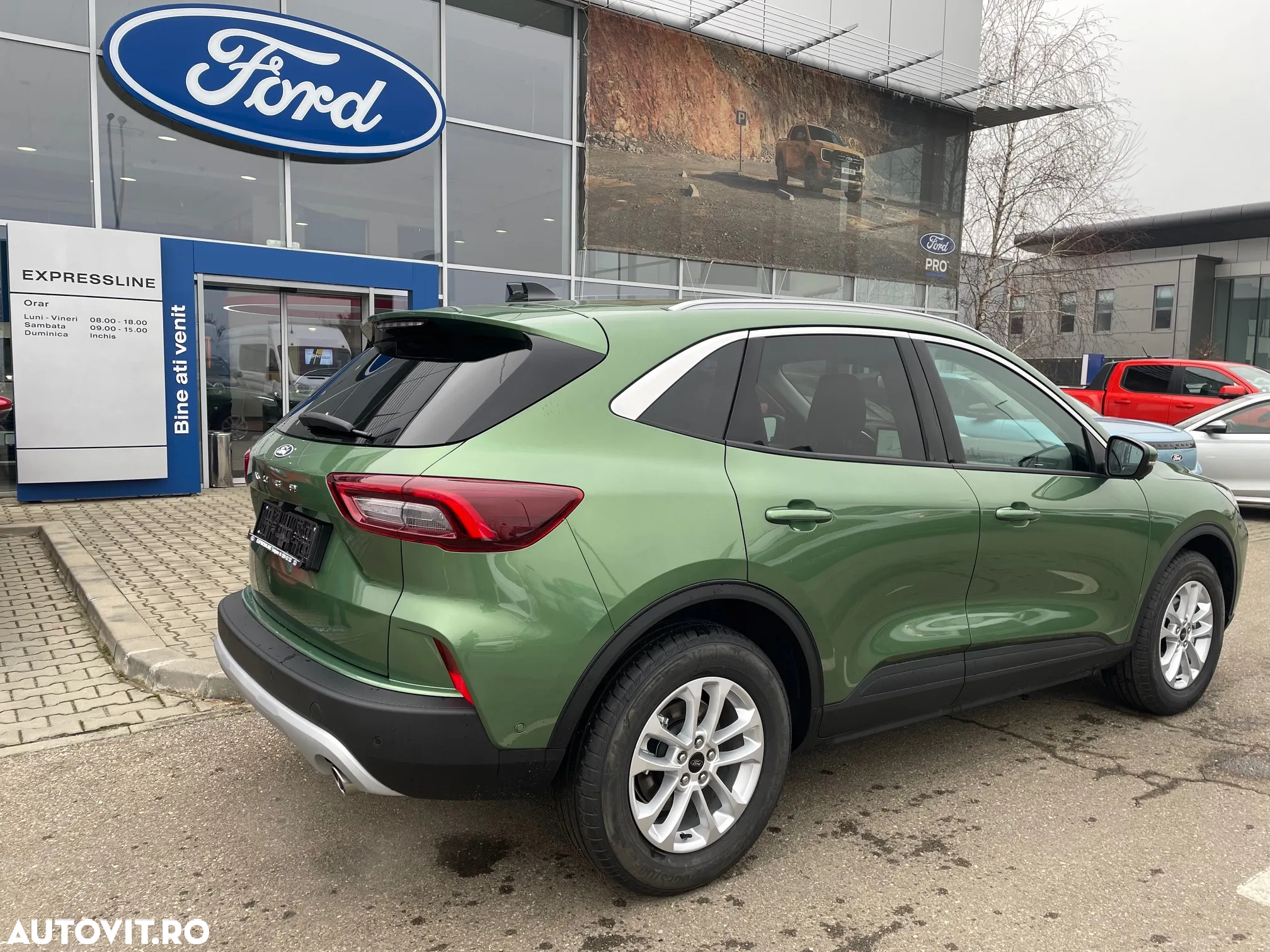 Ford Kuga 1.5 EcoBoost A8 FWD Titanium - 6