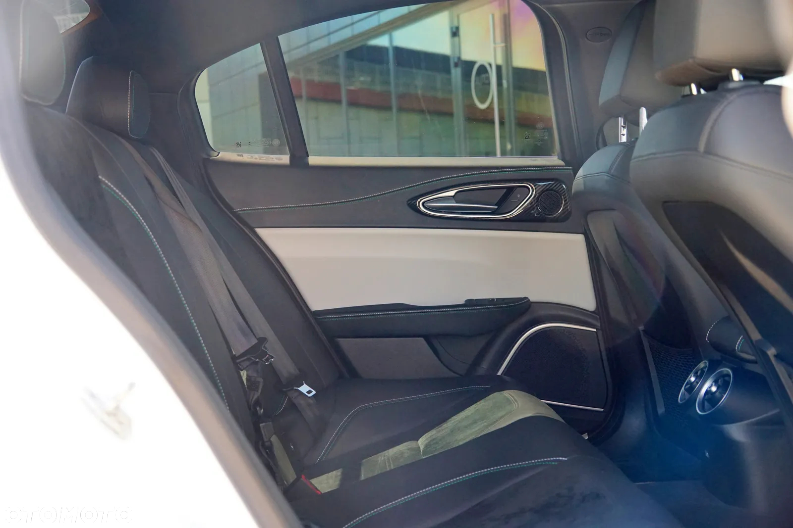 Alfa Romeo Giulia 2.9 Bi Turbo V6 Quadrifoglio - 26