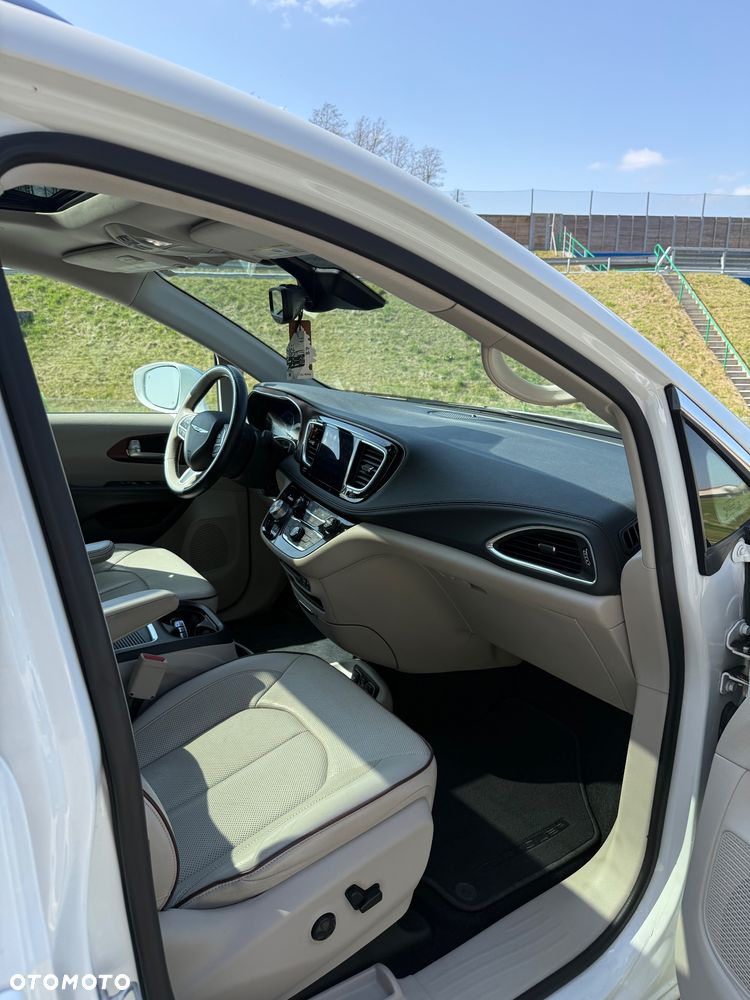 Chrysler Pacifica - 9