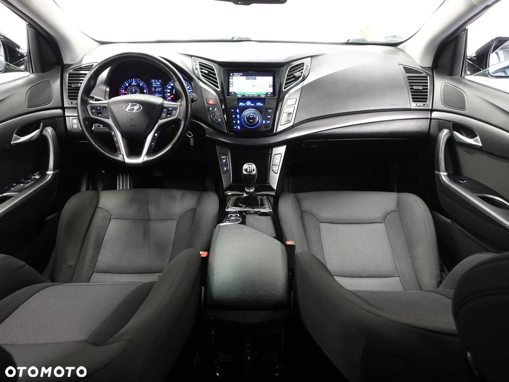 Hyundai i40 Kombi blue 1.7 CRDi Trend - 27