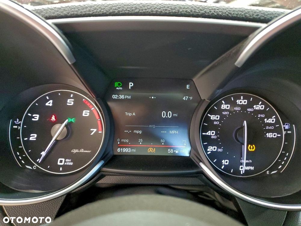 Alfa Romeo Giulia 2.0 Turbo 16V AT8-Q4 Ti - 11