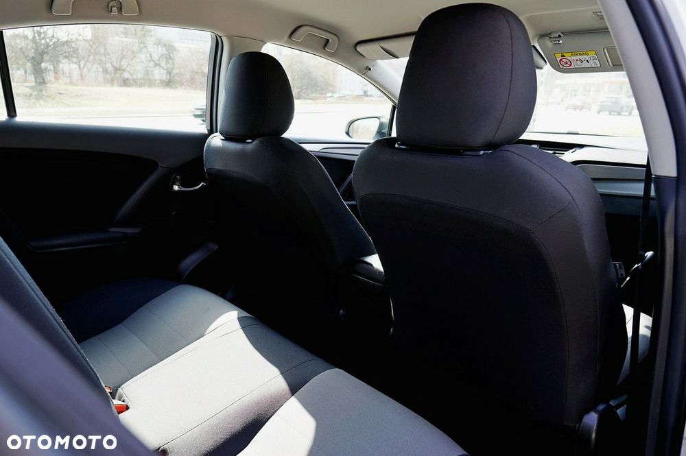 Toyota Avensis 1.8 Active MS - 22