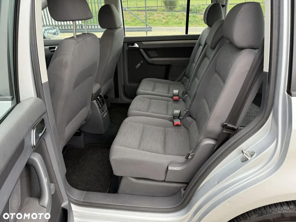 Volkswagen Touran 1.9 TDI DPF Conceptline - 14