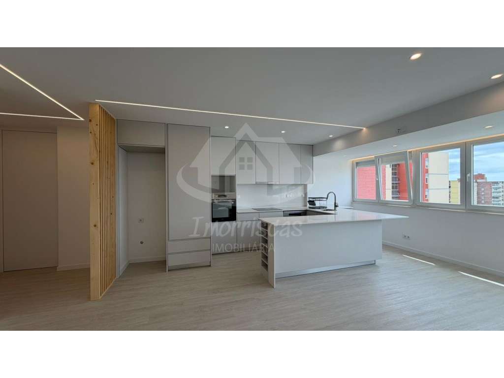 Apartamento T3 renovado com vista panorâmica - Olivais - Grande imagem: 2/47