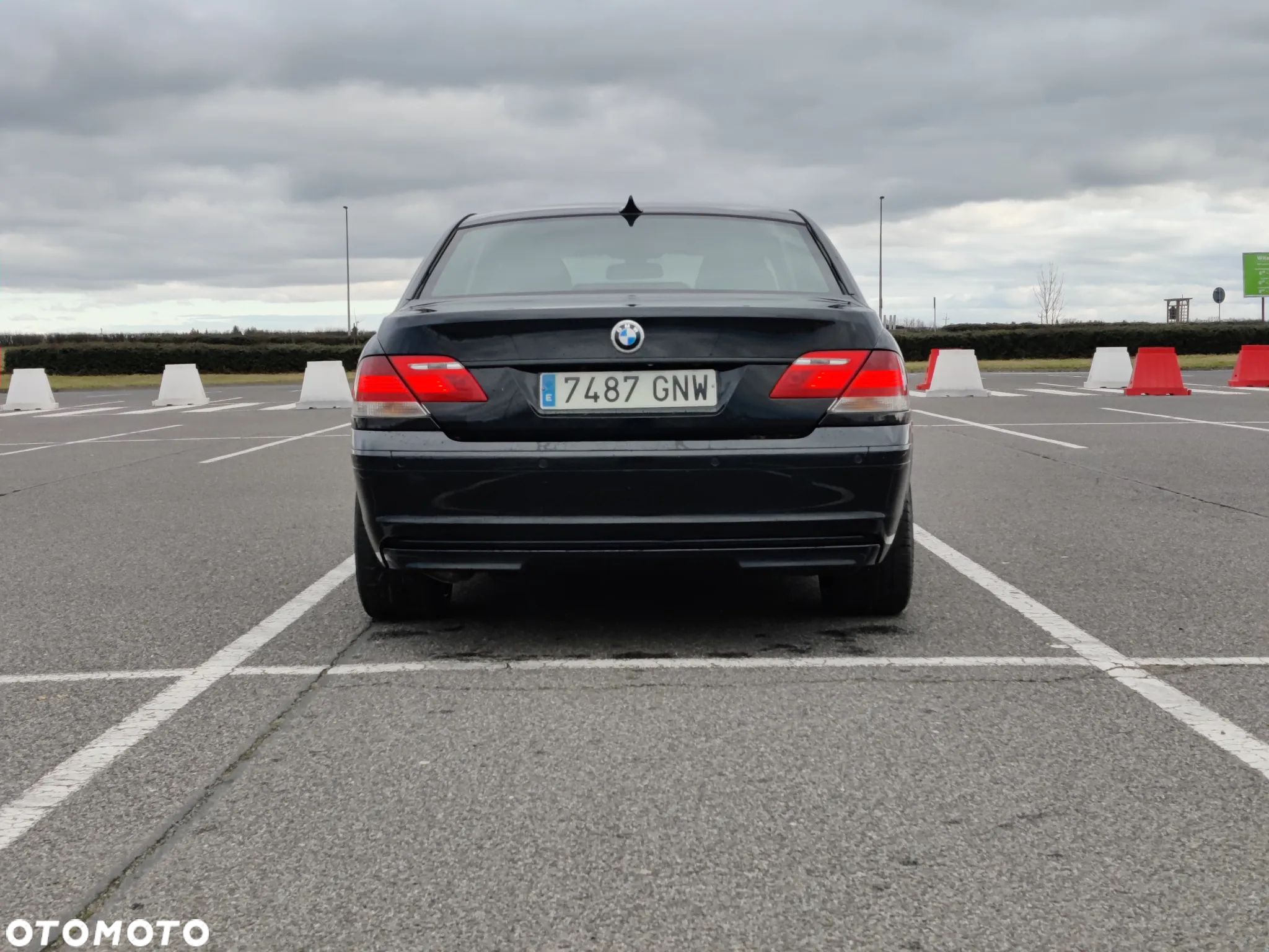 BMW Seria 7 750i - 7