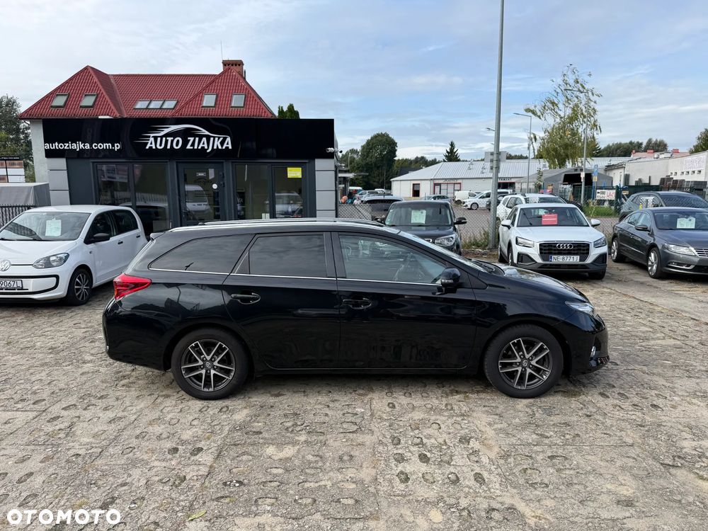 Toyota Auris - 2