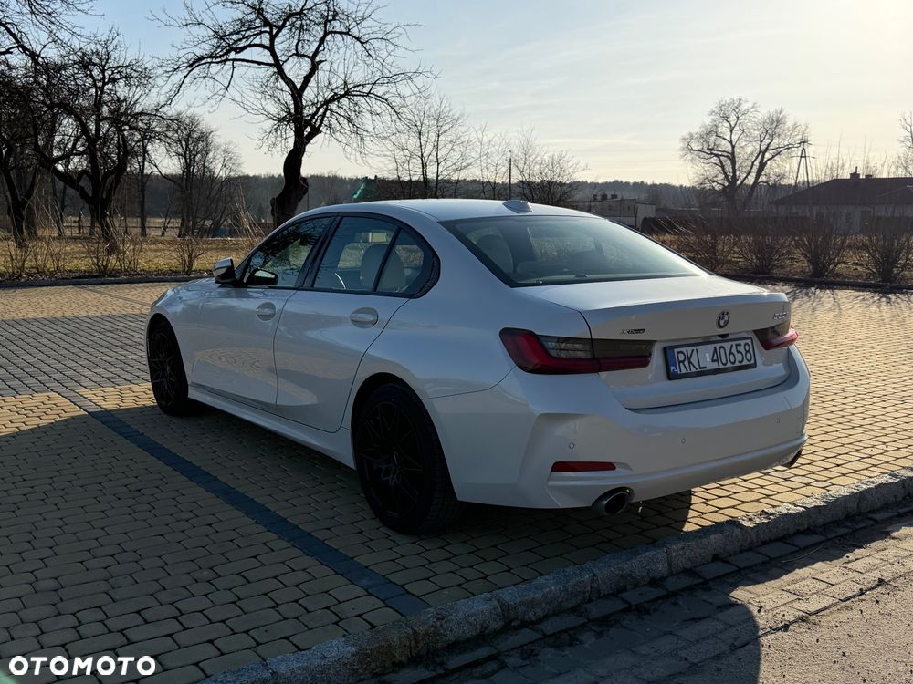BMW Seria 3 330i xDrive Sport Line - 6