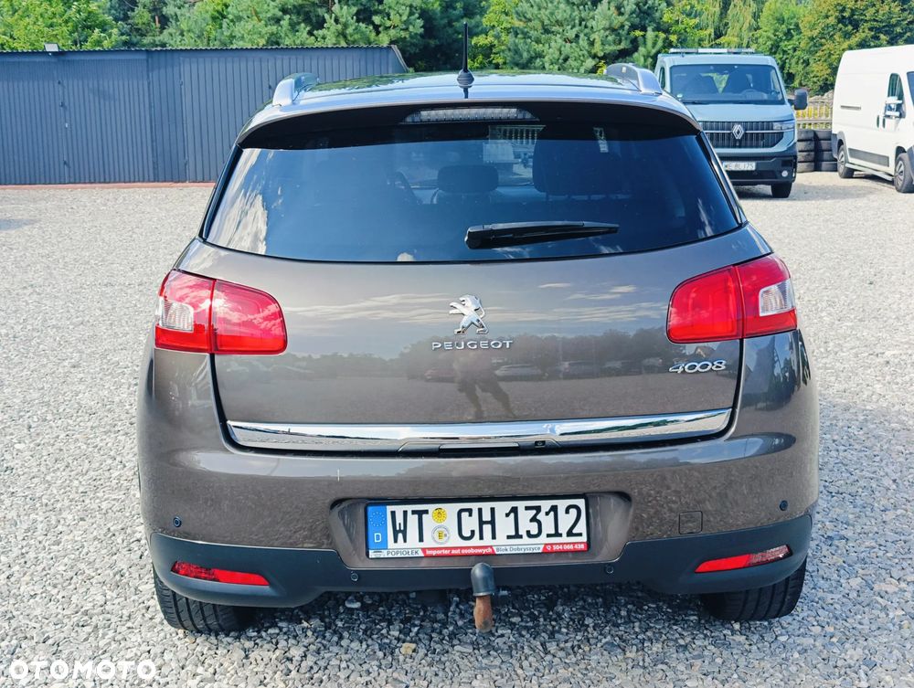 Peugeot 4008 - 10