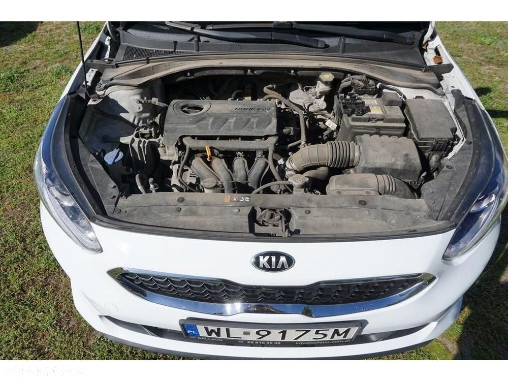 Kia Ceed - 12