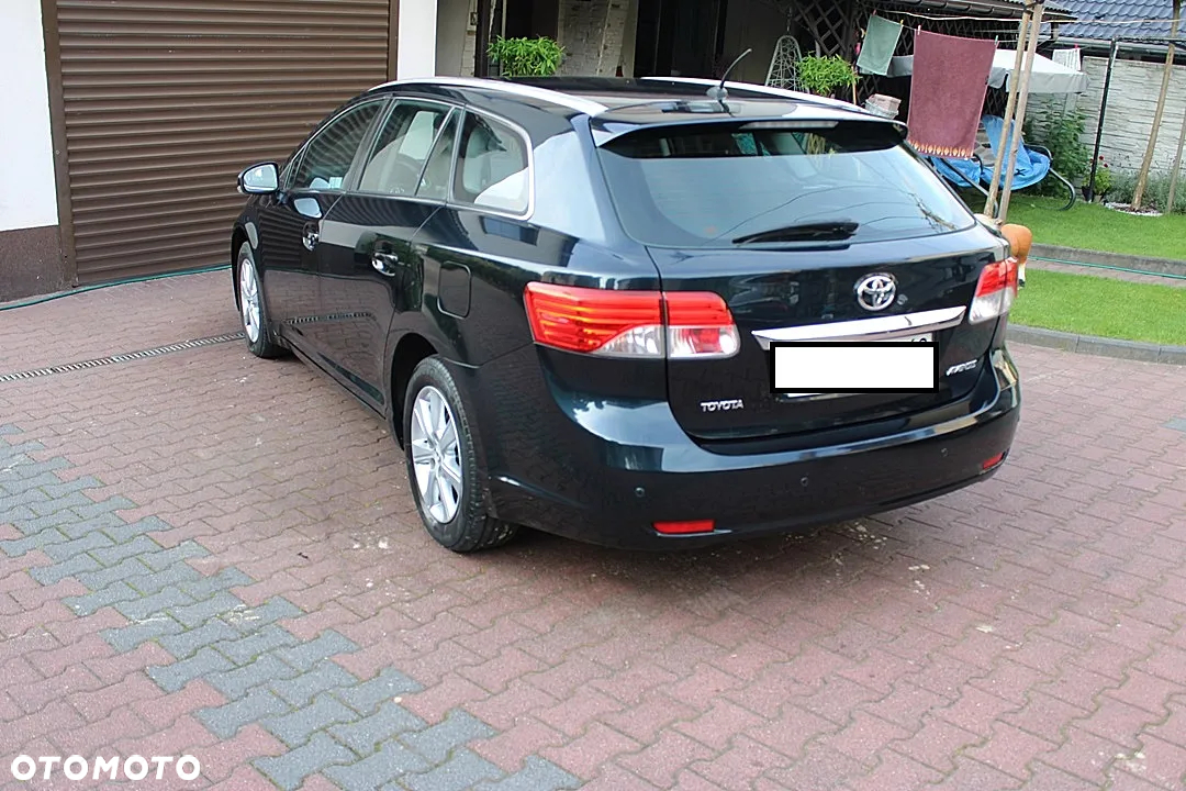 Toyota Avensis 2.0 D-4D Premium - 6