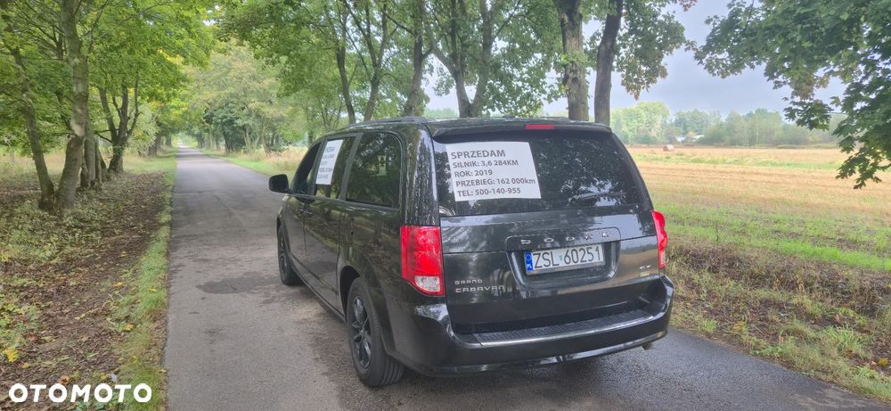 Dodge Grand Caravan - 6