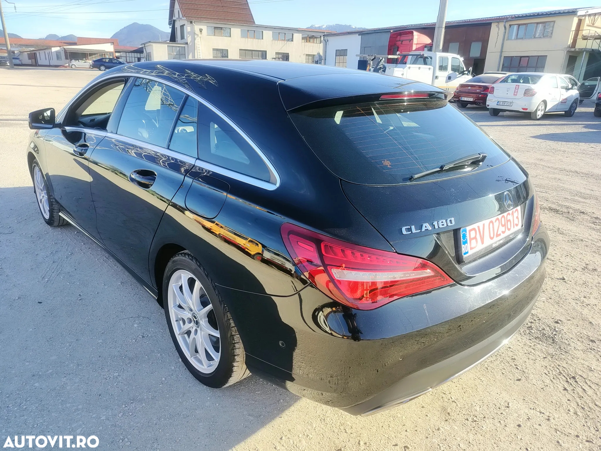 Mercedes-Benz CLA Shooting Brake 180 7G-DCT - 11