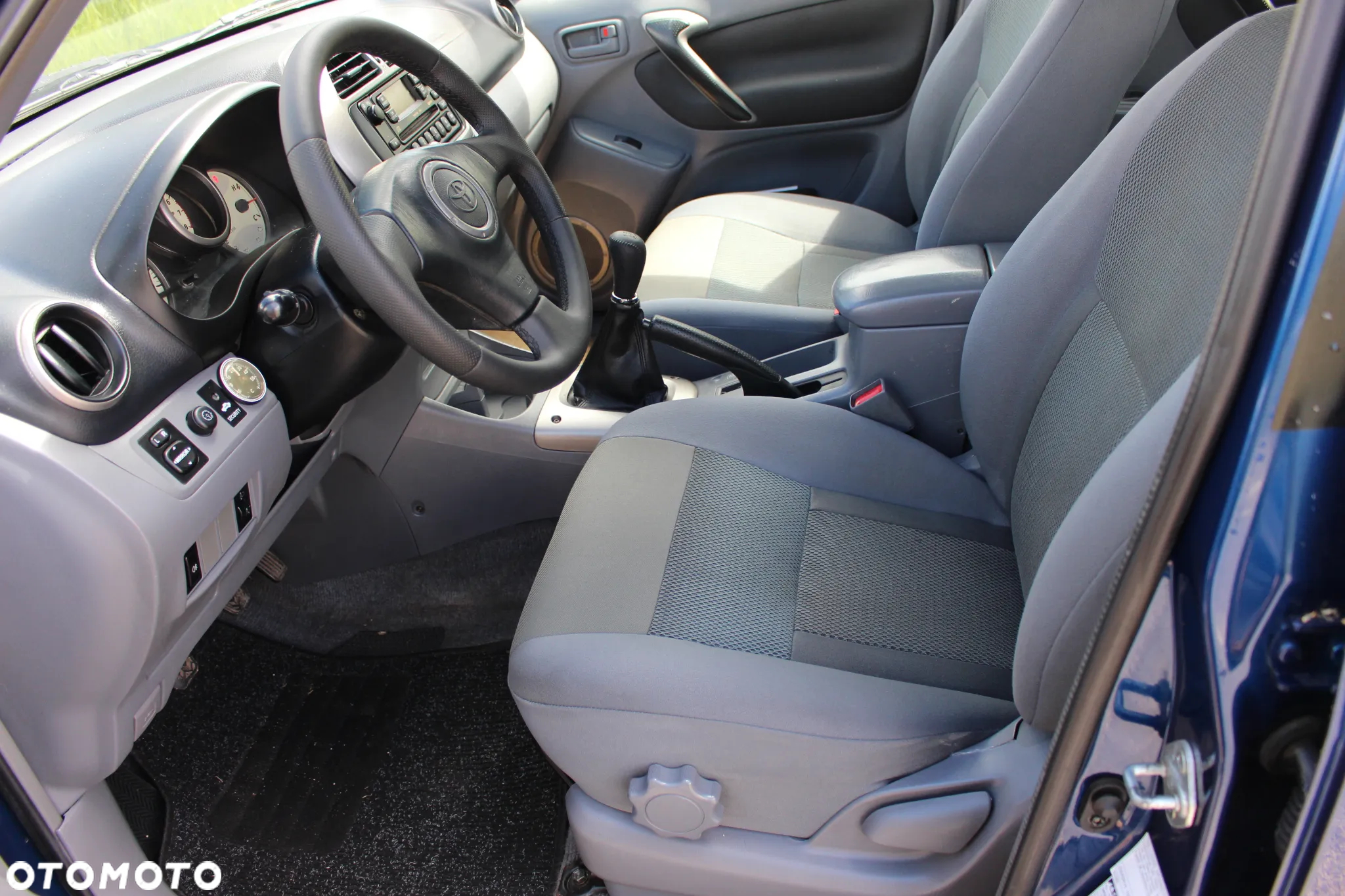 Toyota RAV4 2.0 VVT-i 4x4 - 11