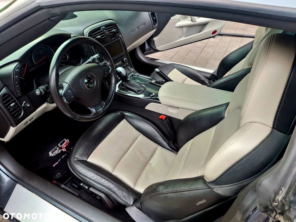 Chevrolet Corvette - 14