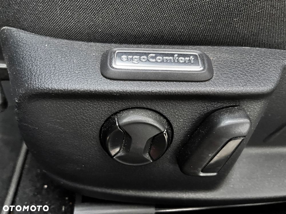 Volkswagen Passat 2.0 TDI EVO Business DSG - 31