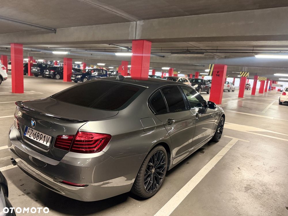 BMW Seria 5 520d Luxury Line - 11