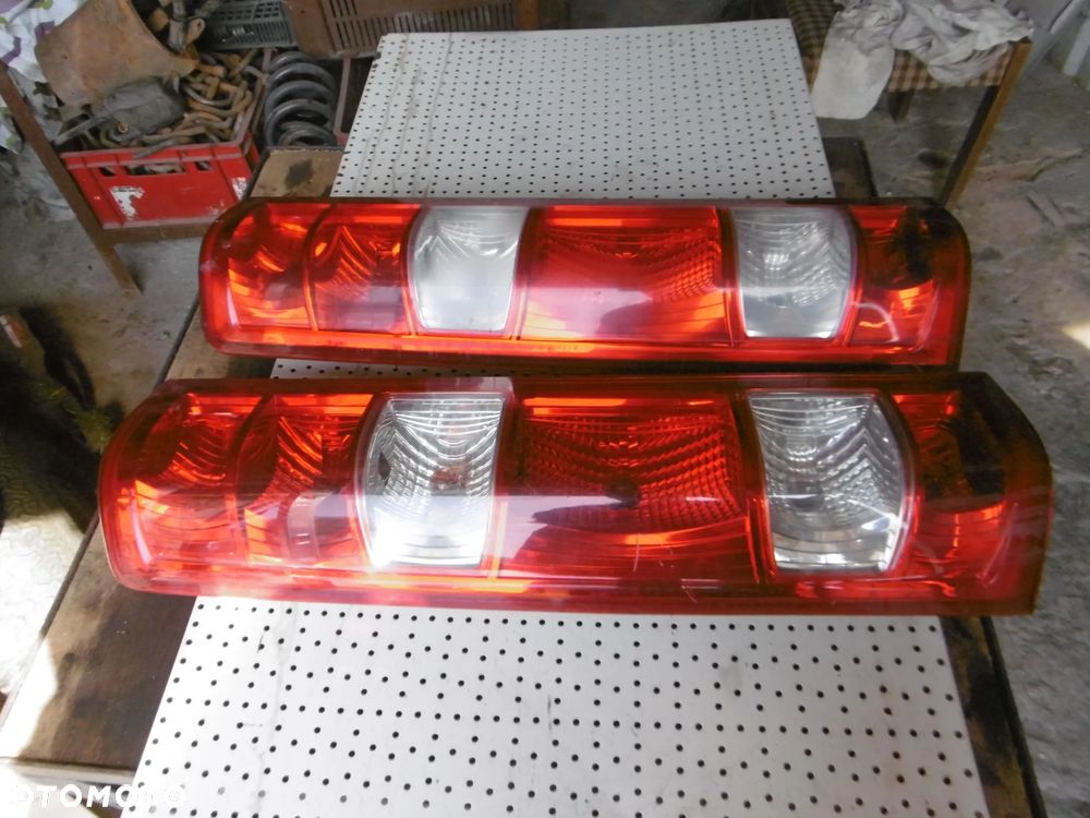 LAMPA TYLNA IVECO DAILY - 7