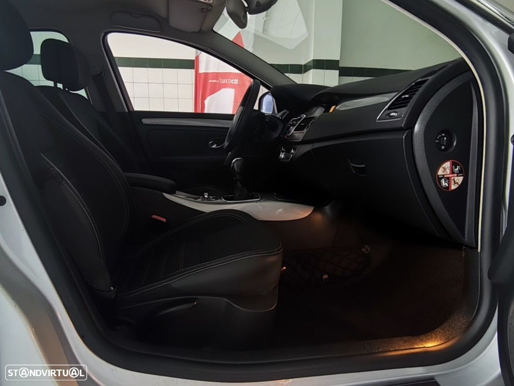 Renault Laguna Break 2.0 dCi Dynamique S 4control - 11