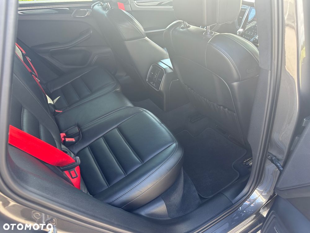 Porsche Macan Turbo PDK - 15