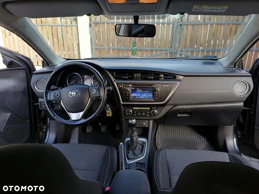 Toyota Auris 1.4 D-4D Premium + EU5 - 6