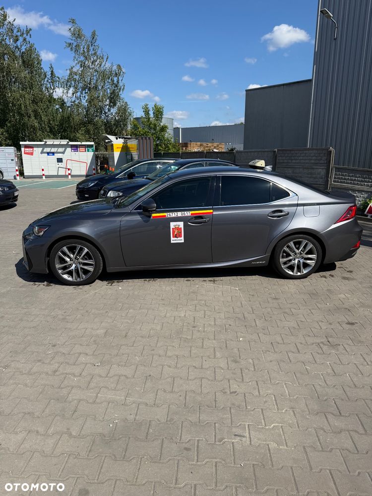 Lexus IS - 4