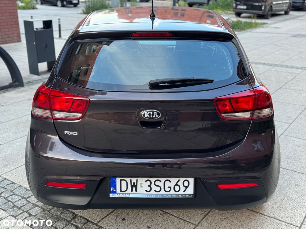 Kia Rio - 4