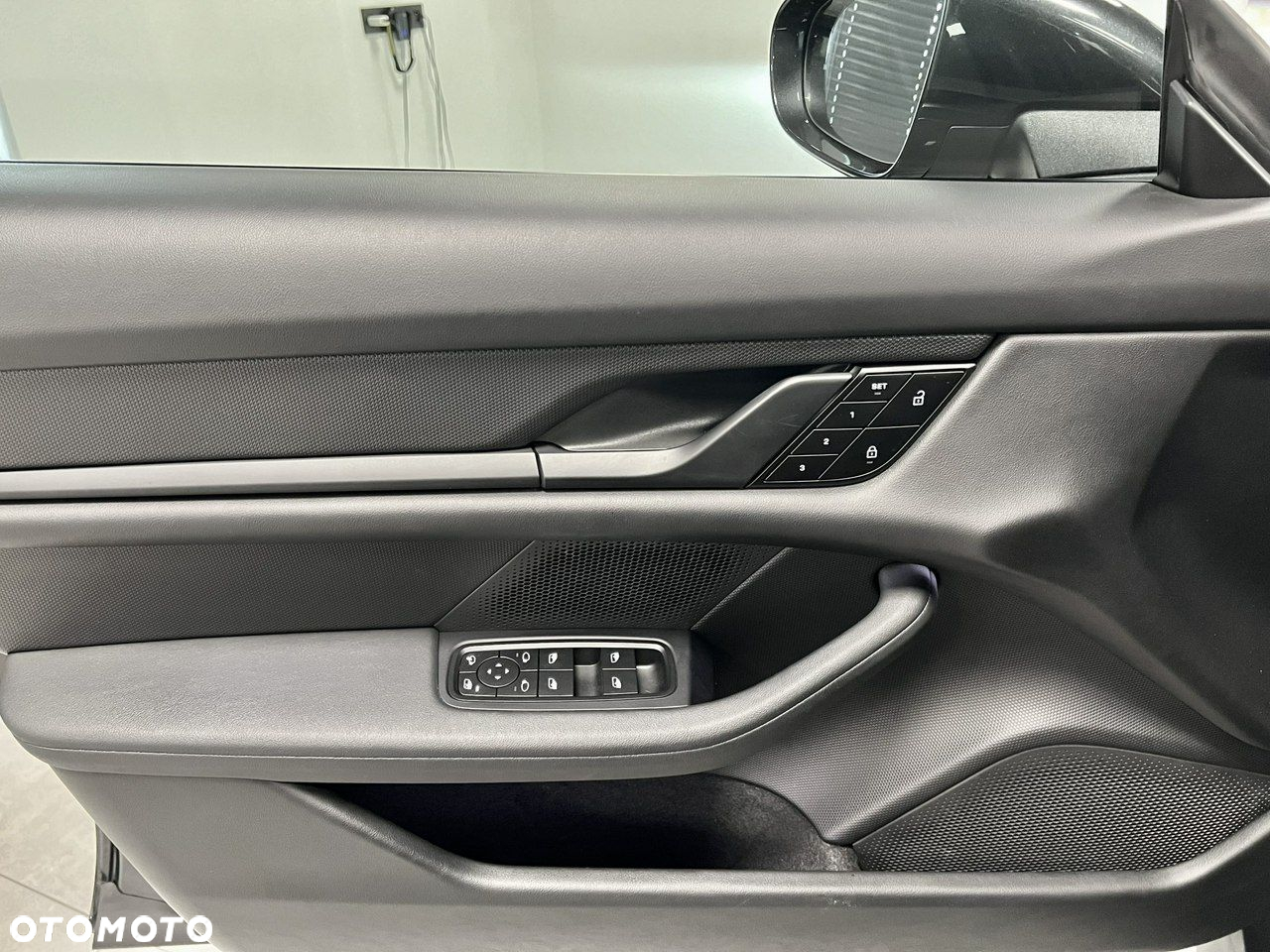 Porsche Taycan Sport Turismo Performance Plus - 29