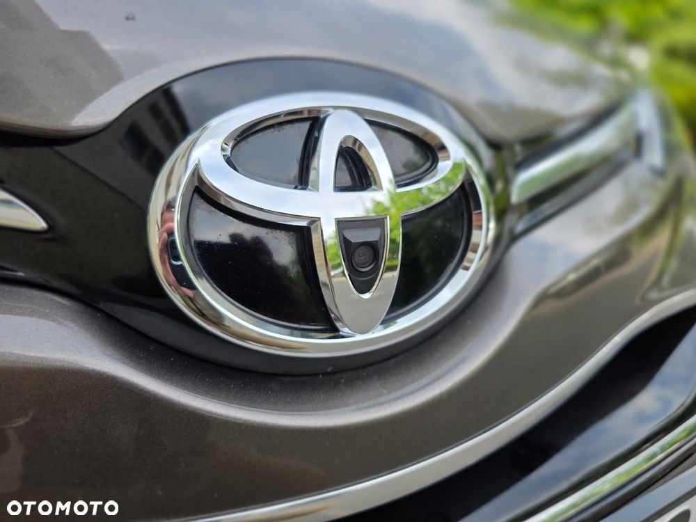 Toyota Avensis - 13
