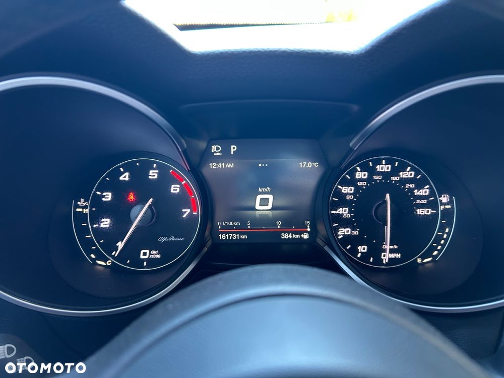 Alfa Romeo Stelvio 2.0 Turbo 16V AT8-Q4 Veloce Ti - 16