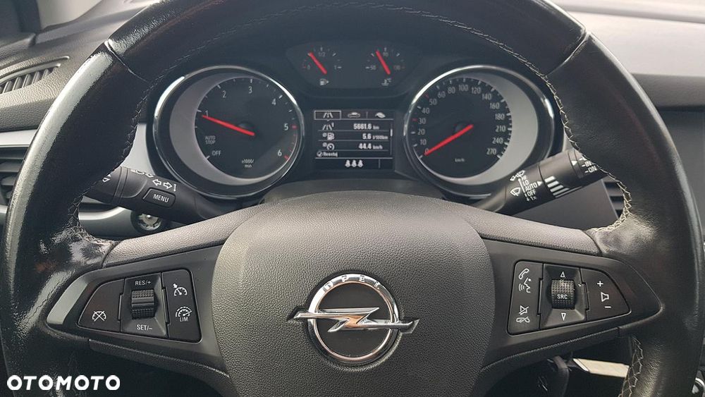 Opel Astra 1.6 CDTI Essentia - 33