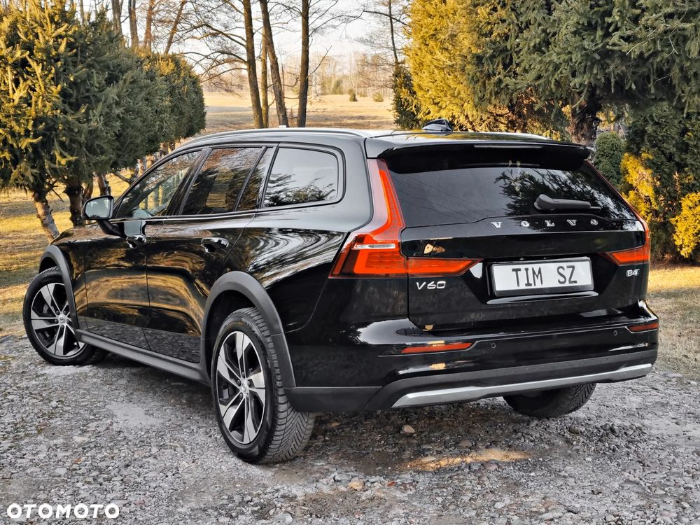 Volvo V60 Cross Country B4 D AWD Ultimate - 13