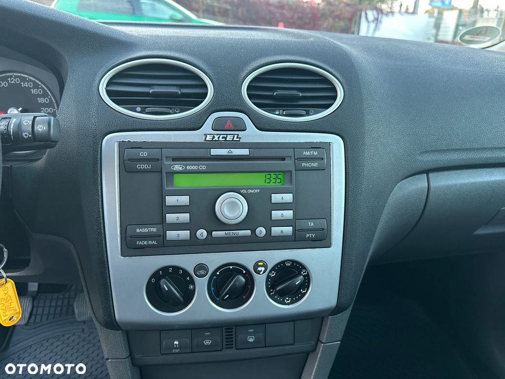 Ford Focus Ambiente - 19