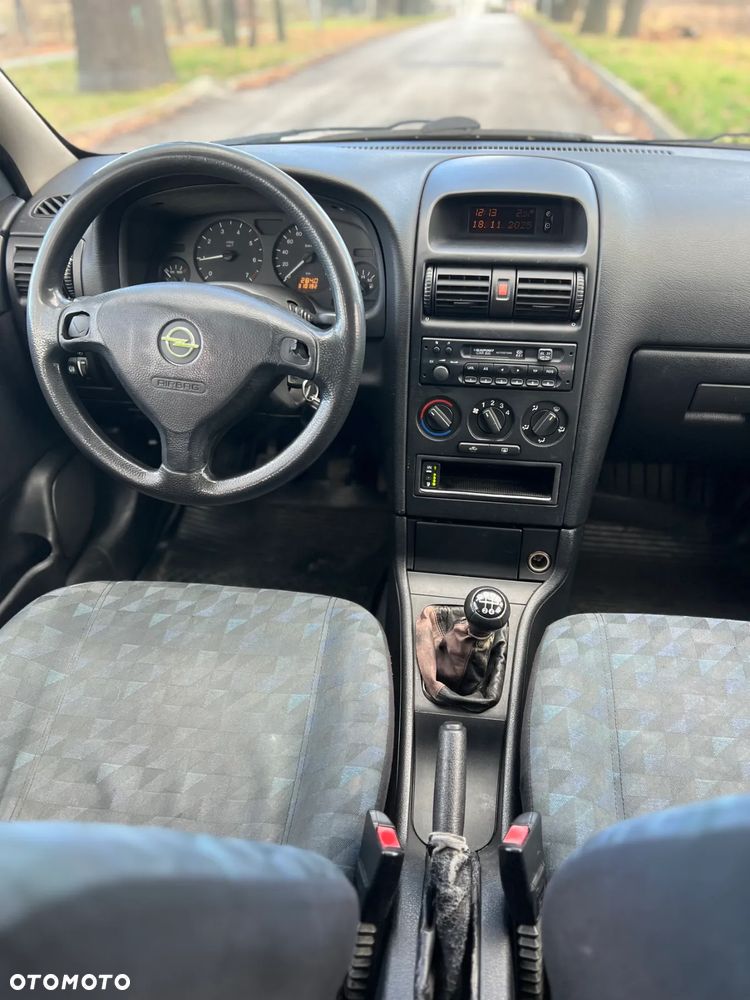 Opel Astra 1.6 - 10