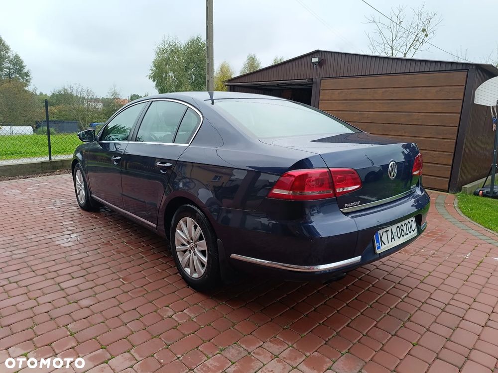 Volkswagen Passat 2.0 TDI Comfortline - 12