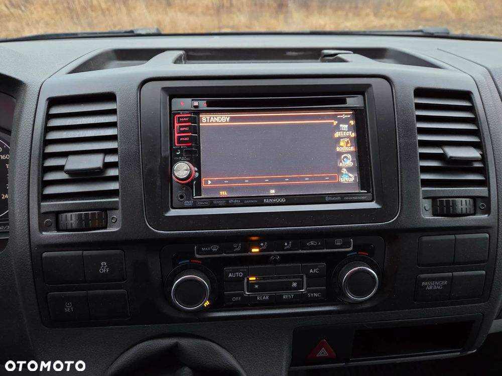 Volkswagen Caravelle - 15