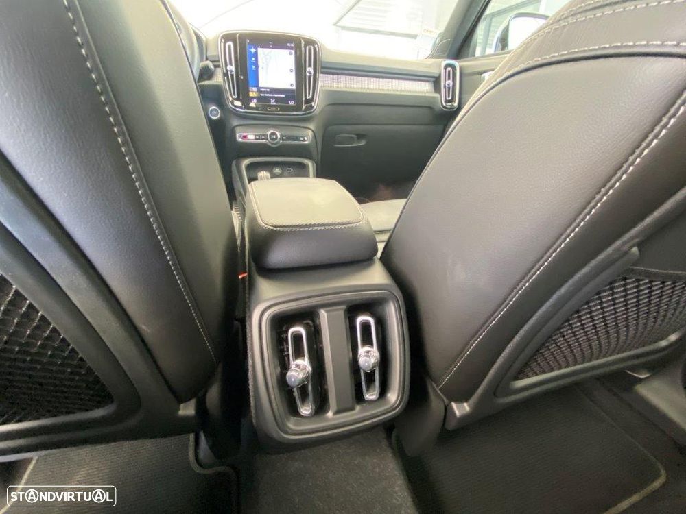 Volvo XC 40 1.5 T2 R-Design Geartronic - 12