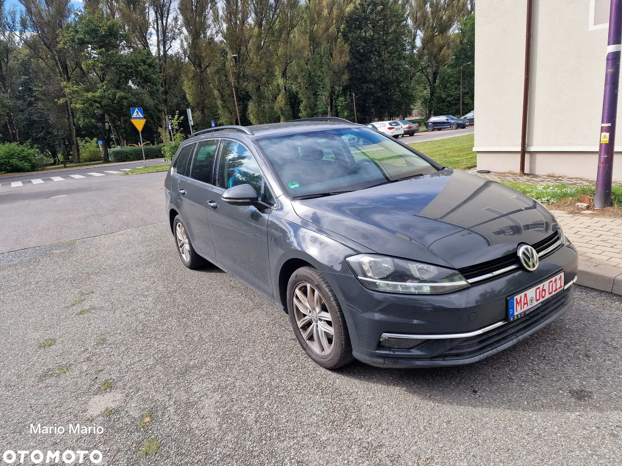 Volkswagen Golf 2.0 TDI BlueMotion Technology DSG Comfortline - 1