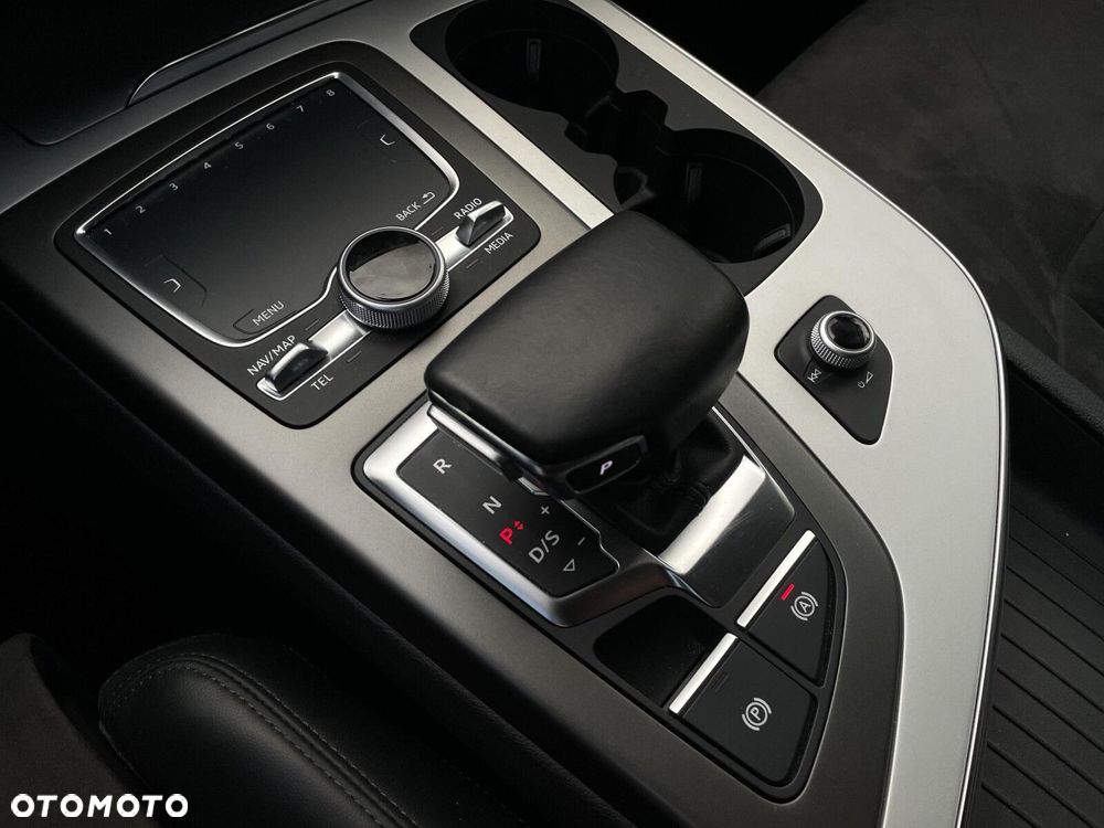 Audi Q7 3.0 TDI ultra Quattro Tiptronic - 26