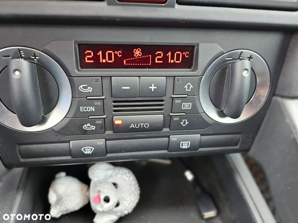 Audi A3 3-drzwiowe 1.6 Attraction - 15