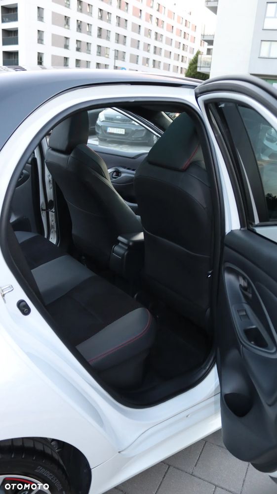 Toyota Yaris 1.5 VVT-i GR SPORT - 9