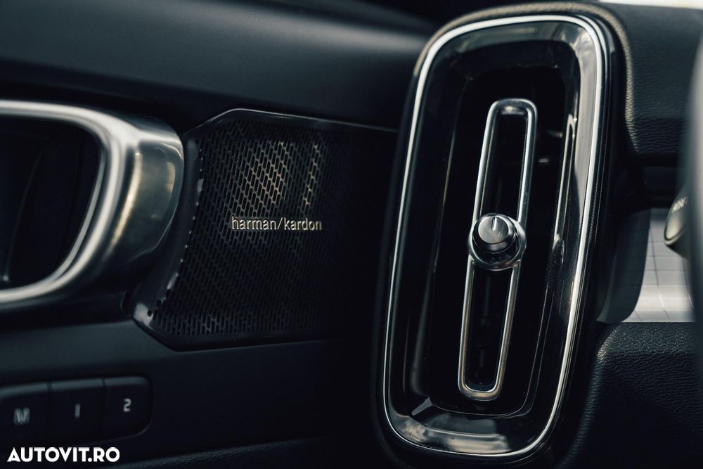 Volvo XC 40 Recharge T5 Twin Engine AT7 R-Design Expression - 21