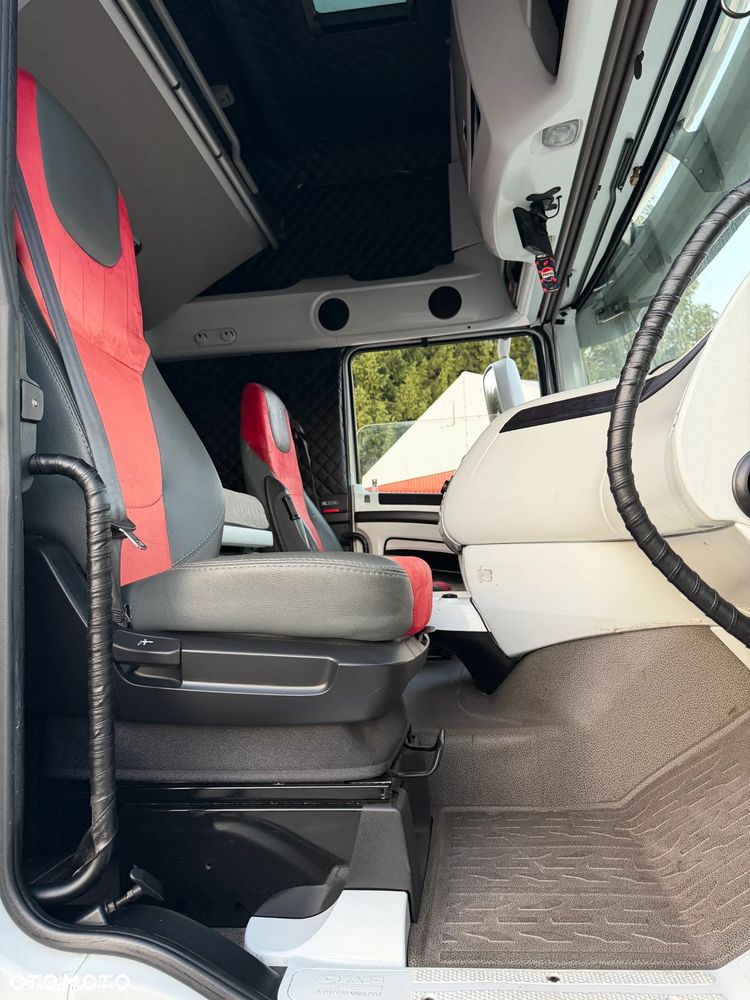 DAF XF 106 530 PUSHER 6x2 / RETARDER INTARDER / 3 OSIE / PRZEBIEG 668 851 KM / NAJMOCNIEJSZY SILNIK 530 KM / NAJWIĘKSZA KABINA SUPER SPACE CAB / 2017 ROK !! - 33