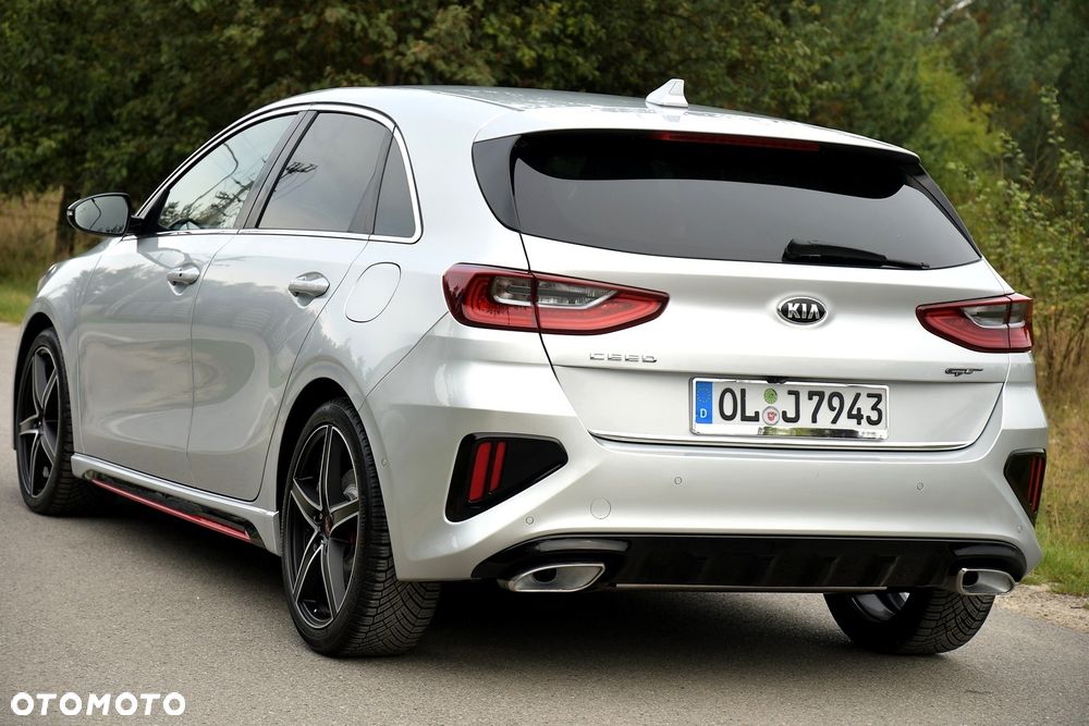 Kia Ceed - 36