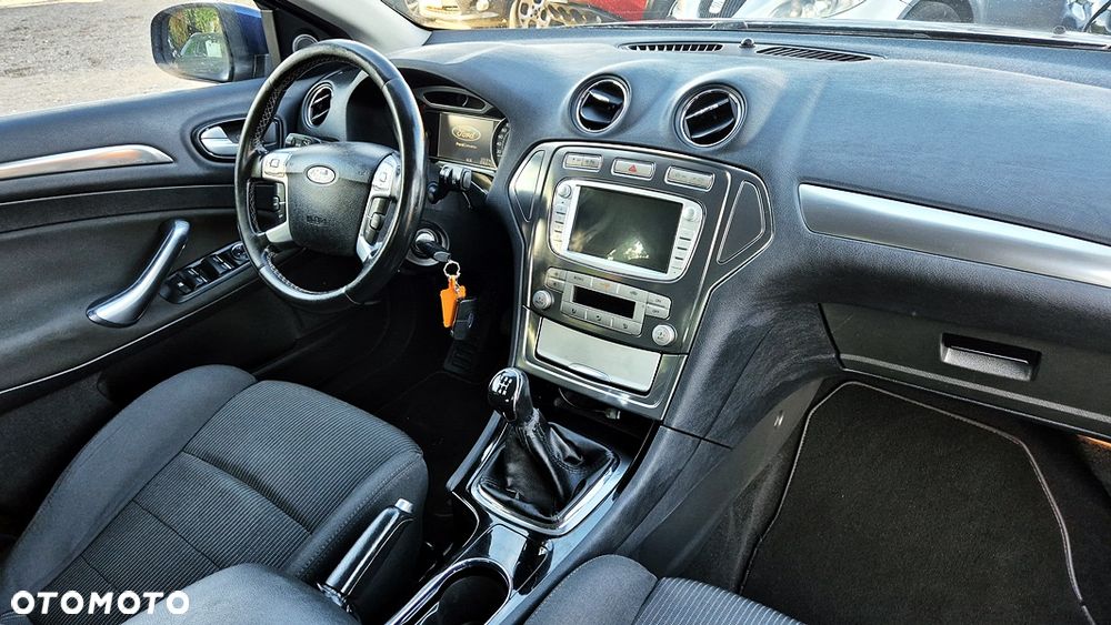 Ford Mondeo - 37